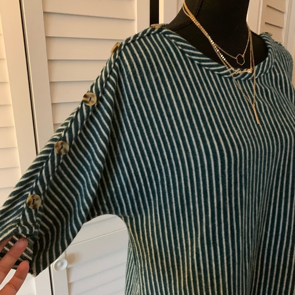❌SOLD❌ Kim & Cami Teal & White Stripe Womens Top 1X NWOT - Picture 5 of 15